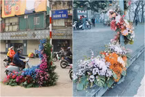 Hàng loạt cột đèn Hà Nội nở hoa chào mừng Quốc tế Phụ nữ