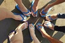 Dép đồng phục, hot trend mới của dân mạng năm 2018