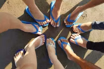 Dép đồng phục, hot trend mới của dân mạng năm 2018