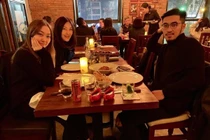 Nhan sắc "lạ" của tiểu thư sắp lên xe hoa với “Hoàng tử Indie Việt“