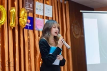 Thanh Nhàn - Nữ sinh trường Luật “cháy” hết mình với nghề cầm mic