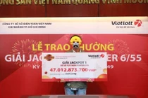 Anh xe ôm nhà nghèo đổi đời khi trúng độc đắc Vietlott 47 tỷ