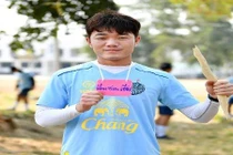 Xuân Trường cười tươi trong buổi tập đầu tiên ở Thái Lan