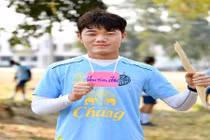 Xuân Trường cười tươi trong buổi tập đầu tiên ở Thái Lan