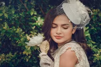 Nhan sắc “bông hồng lai” hút hồn của con gái “bà bán vịt“