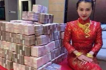 Choáng váng nhìn cô dâu Trung Quốc khoe của hồi môn siêu khủng