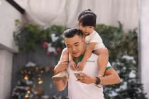 Cặp cha con “diễn sâu nhất hệ mặt trời” gây sốt mạng