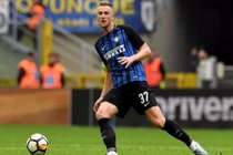 Chuyển nhượng bóng đá mới nhất: Trung vệ Inter phớt lờ Barca