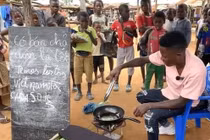 Trước chả lá lốt, Quang Linh Vlog kinh doanh gì ở châu Phi? 