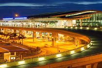 Tăng giá đồng loạt nhiều dịch vụ hàng không