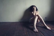 Chồng đồng ý “hẹn hò” khi tôi giả người khác nhắn tin