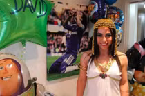 Chân dung bác sĩ xinh đẹp của Chelsea khiến Mourinho “nổi đóa“