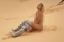 Mặc bikini mang boot cao chạy trên sa mạc, Quỳnh Anh Shyn khiến dân tình "tá hỏa"