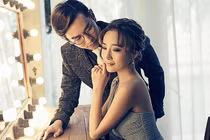 Vợ chết lặng khi biết chồng 'trả ơn' cô hàng xóm độc thân kiểu này 