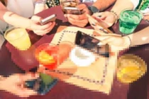 Nhà hàng giảm giá “không dùng điện thoại khi ăn”