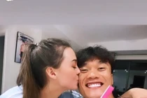 Vợ Dũng "Gôn" bật mí biểu cảm của chồng khi được báo "2 vạch"