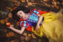 Bộ ảnh công chúa Disney nổi tiếng của bé gái 7 tuổi