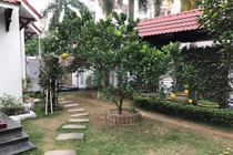 Biệt thự sân vườn nằm trong khu nhà giàu của nàng Á hậu Ngô Trà My