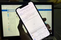 Facebook, Instagram lỗi toàn cầu, dân mạng "gào khóc" vì không đăng được ảnh sống ảo