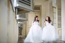 Chuyện tình đồng tính nữ khó đỡ: Từ "tình địch" thành "tình nhân"