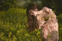 Mạnh tay hở bạo, "búp bê sống" Việt Nam gây sốt mạng