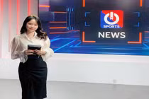 Bồ cũ Quang Hải gây xôn xao khoe ảnh trở thành MC thể thao