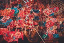 Đồ chơi Trung thu truyền thống nhuộm đỏ phố phường Hà Nội