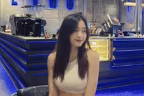 Rời sân đấu, "hoa khôi bóng chuyền" miền Tây lên đồ cực chất