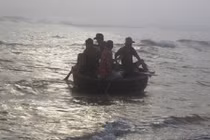 Đề nghị Trung Quốc phối hợp cứu nạn 5 ngư dân mất tích