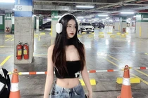 Bạn gái cầu thủ U23 Việt Nam khéo khoe vòng 1 "nảy nở"