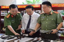 Tận mắt loạt vũ khí nguy hiểm lực lượng 141 thu giữ