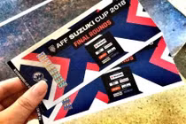 CĐV đội tuyển Việt Nam hồi hộp chờ mua vé trận chung kết AFF Cup