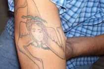 Hình xăm “nhạy cảm” khiến người nhìn phải xấu hổ