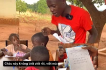 Team Quang Linh Vlogs dạy tiếng Việt ở châu Phi... và cái kết