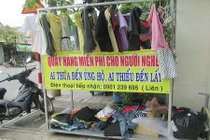 Ấm lòng tủ quần áo từ thiện tự chọn cho người nghèo giữa đông lạnh