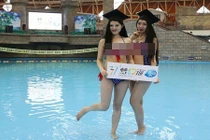 Nhức mắt với kiểu mặc bikini chụp ảnh kỷ yếu