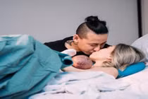 Bộ ảnh cùng vợ vượt cạn lấy nước mắt triệu dân mạng