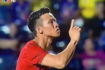 Hành động “lạ” của đội trưởng ĐTQG Việt Nam khiến CĐM “dậy sóng“