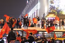 Cổ vũ U23 Việt Nam: Vui thôi đừng vui quá!