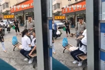 Bị nhắc vì “diễn cảnh nóng” phản cảm, cặp đôi tỏ thái độ khiến dư luận phẫn nộ