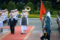 Chùm ảnh: Thủ tướng Ấn Độ thăm Nhà sàn Bác Hồ 