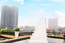 Hot rần rần “nấc thang lên thiên đường” ảo diệu giữa lòng Hà Nội