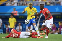 Brazil 1-1 Thụy Sĩ: Mải múa chân, các vũ công Samba quên nhiệm vụ ghi bàn