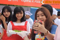 Giới trẻ Hà Thành nô nức tới Hội chợ ẩm thực Hàn Quốc