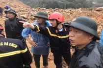 Vượt suối, băng rừng đến cứu hộ ở thủy điện Rào Trăng 3