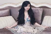 Bà mẹ 9X Việt kiều và cuộc sống xa hoa vạn người mơ