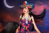 Hành trình của cô gái bán kẹo kéo đi thi Hoa hậu Hoàn Vũ Việt Nam