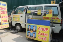 Biến ô tô cà tàng thành studio di động, thợ ảnh Hà thành hốt bạc triệu