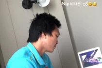 Tuấn Anh bị đồng đội ĐT Việt Nam trêu là "ông cụ non" vì chăm đọc sách 