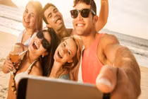 Khoe khoang ảnh du lịch trên Facebook dễ gây "ngứa mắt"